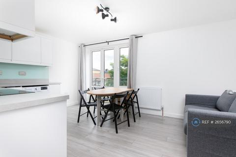 3 bedroom maisonette to rent, Chubworthy Street, London, SE14