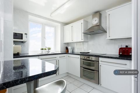 2 bedroom flat to rent, Tower Court, Bournemouth, BH2