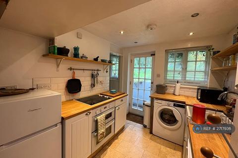 undefined, Mutton Row, Penryn, TR10