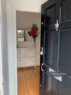 1 bedroom flat to rent, Lavender Hill, London, SW11