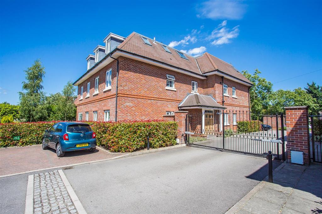 Flat-hurley-close-banstead-1002.jpg