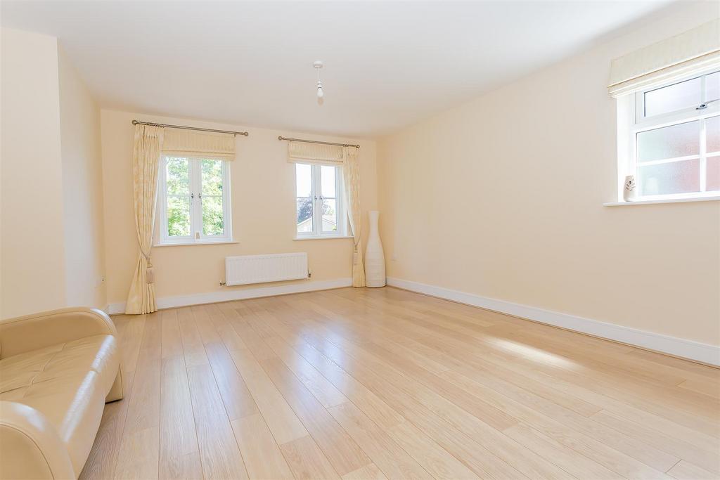 Flat-hurley-close-banstead-1014.jpg