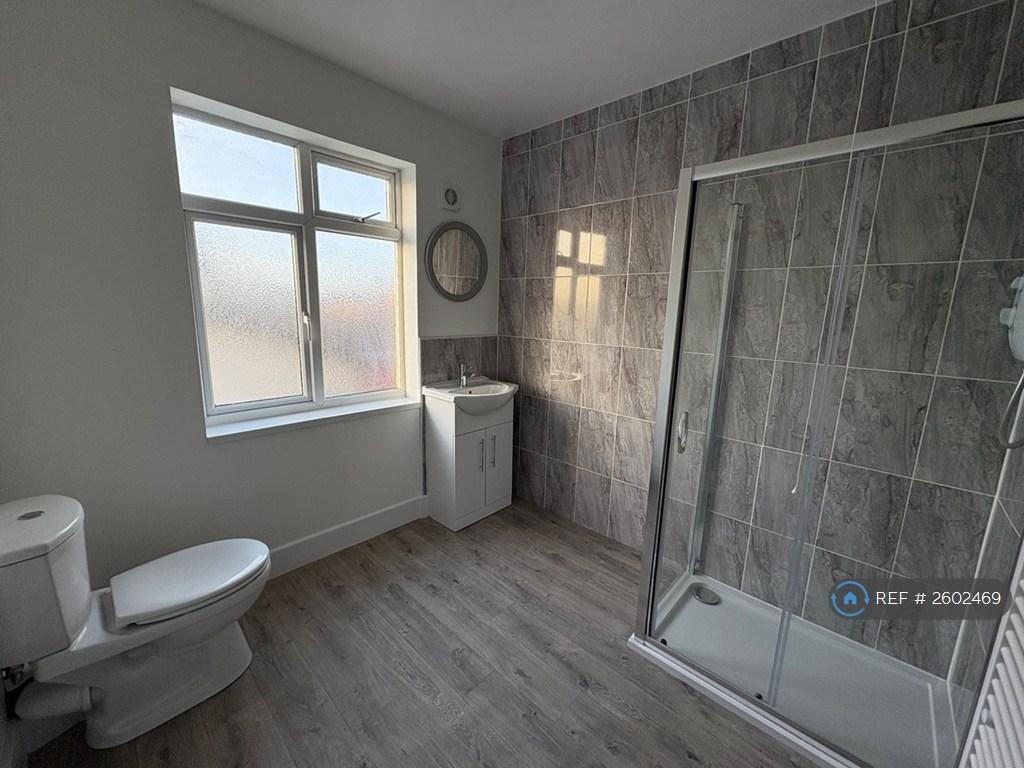 Bathroom To Back Bedroom