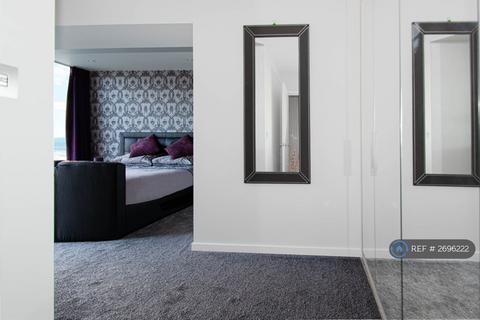 2 bedroom flat to rent, Beetham Tower, Manchester, M3