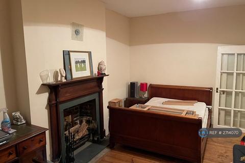 1 bedroom flat to rent, Allfarthing Lane, London, SW18
