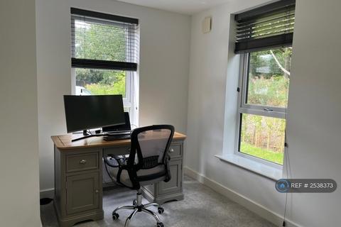 2 bedroom semi-detached house to rent, Copper Beech Court, Leeds, LS16