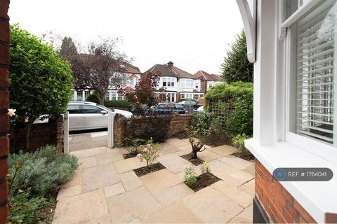 4 bedroom semi-detached house to rent, Limes Avenue, London, N12