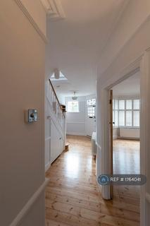 4 bedroom semi-detached house to rent, Limes Avenue, London, N12