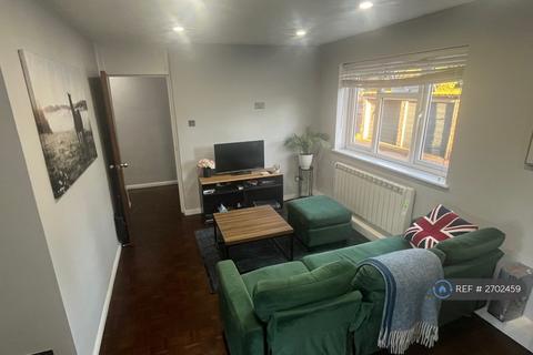 2 bedroom flat to rent, Denmark Avenue, London, SW19