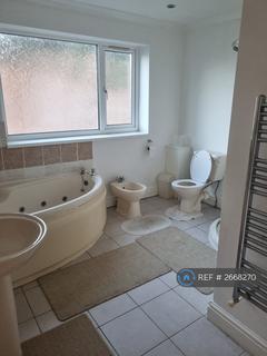3 bedroom detached house to rent, Woodvale Avenue, Cardiff, CF23