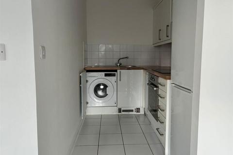 undefined, Wooldridge Close, Feltham, Middlesex, tw14 8bf