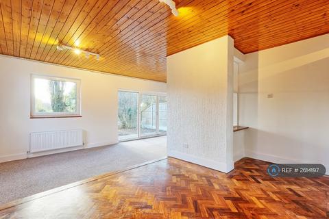 5 bedroom detached house to rent, Wyatts Drive, Southend-On-Sea, SS1