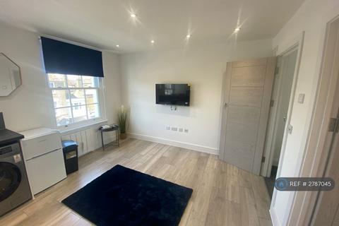 1 bedroom flat to rent, Parrock Street, Gravesend, DA12