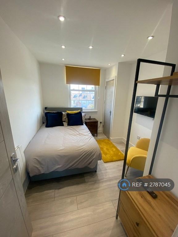 Bedroom ( Possible Layout When Furnished)
