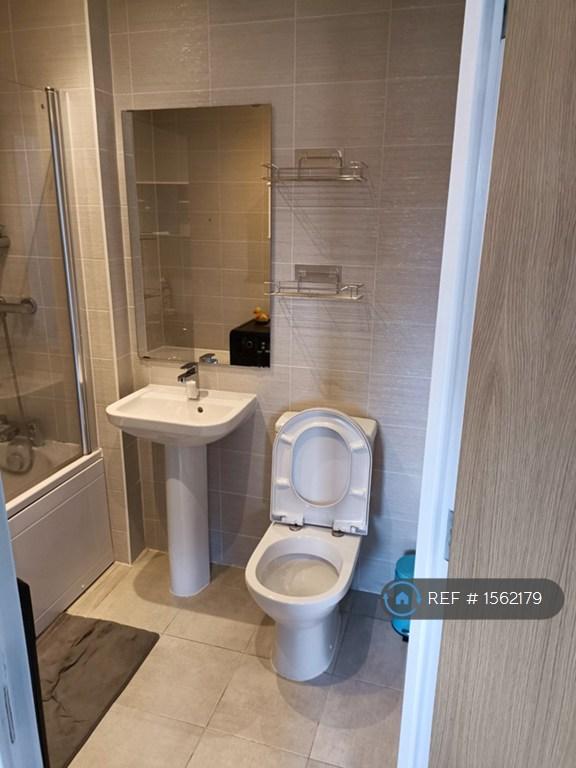 Second En Suite Bathroom