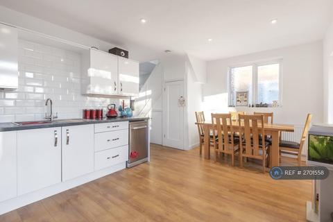 undefined, Cassiobury Avenue, Feltham, TW14