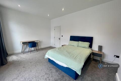 1 bedroom in a house share to rent, Cowbridge Road East, Cardiff, CF5