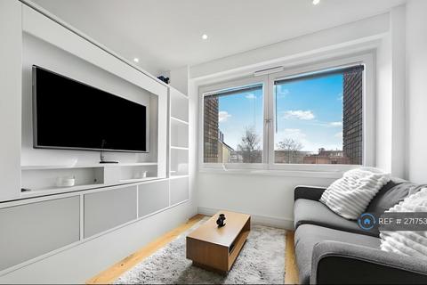 Studio to rent, Riverdale House, London, SE13