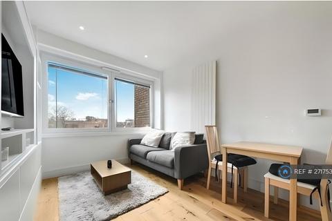 Studio to rent, Riverdale House, London, SE13
