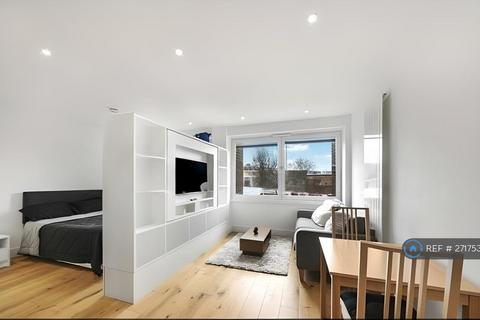 Studio to rent, Riverdale House, London, SE13