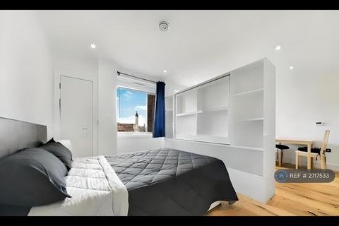 Studio to rent, Riverdale House, London, SE13