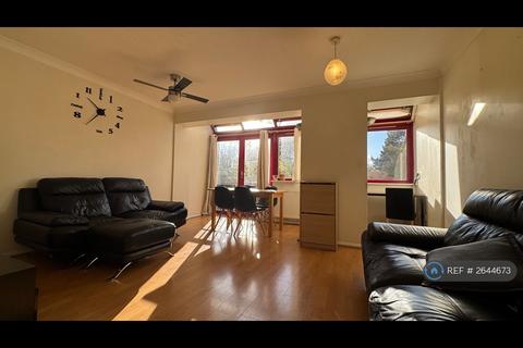 3 bedroom maisonette to rent, Bywater Place, London, SE16