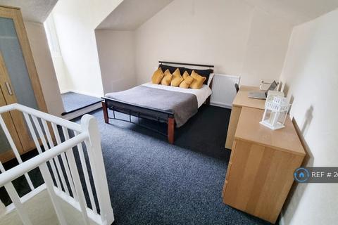 4 bedroom semi-detached house to rent, Lower Regent Street, Nottingham, NG9