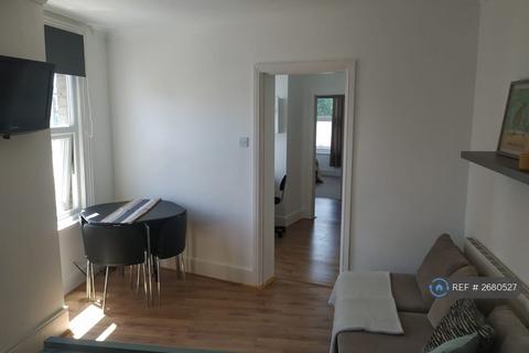3 bedroom maisonette to rent, Station Road, Clacton-On-Sea, CO15