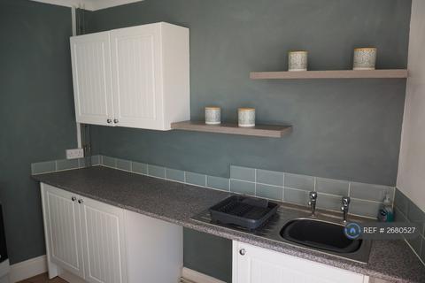 3 bedroom maisonette to rent, Station Road, Clacton-On-Sea, CO15