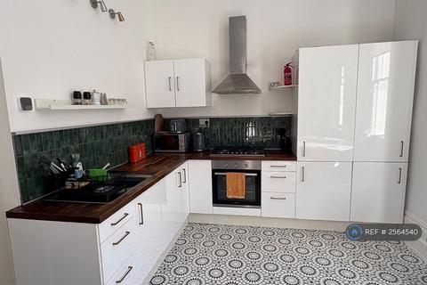 2 bedroom flat to rent, Cambridge Road, Brighton, BN3