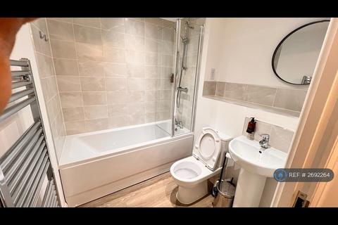 2 bedroom flat to rent, Waterway House, Birmingham, B5