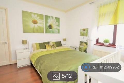 undefined, Drayton Gardens, West Drayton, UB7