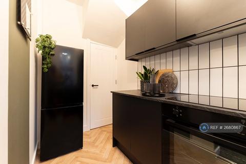 2 bedroom terraced house to rent, Harold View, Leeds, LS6