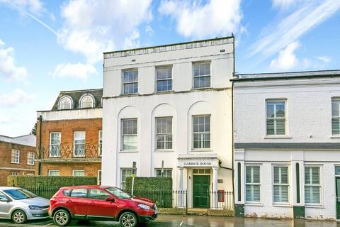 undefined, High Street, Hampton Hill