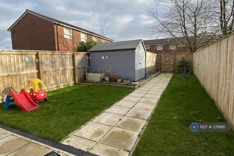 2 bedroom terraced house to rent, Cunard Close, Manchester, M13