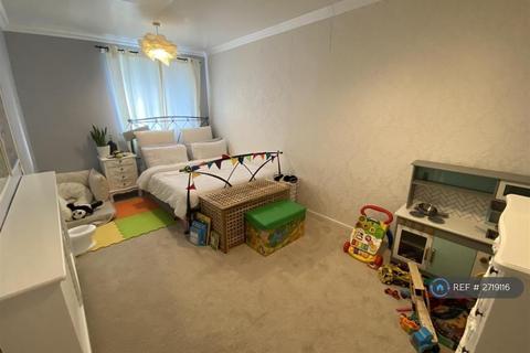 2 bedroom terraced house to rent, Cunard Close, Manchester, M13