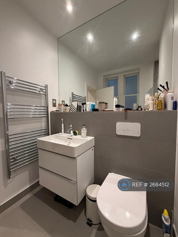 En Suite Bathroom