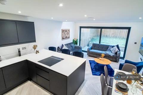 undefined, Cliff Oaks, Leeds, LS12