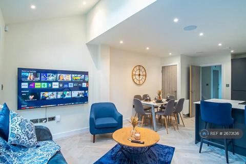 undefined, Cliff Oaks, Leeds, LS12