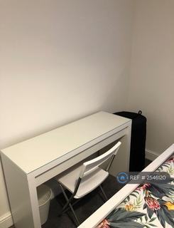 1 bedroom in a house share to rent, Harlington, Harlington, UB3