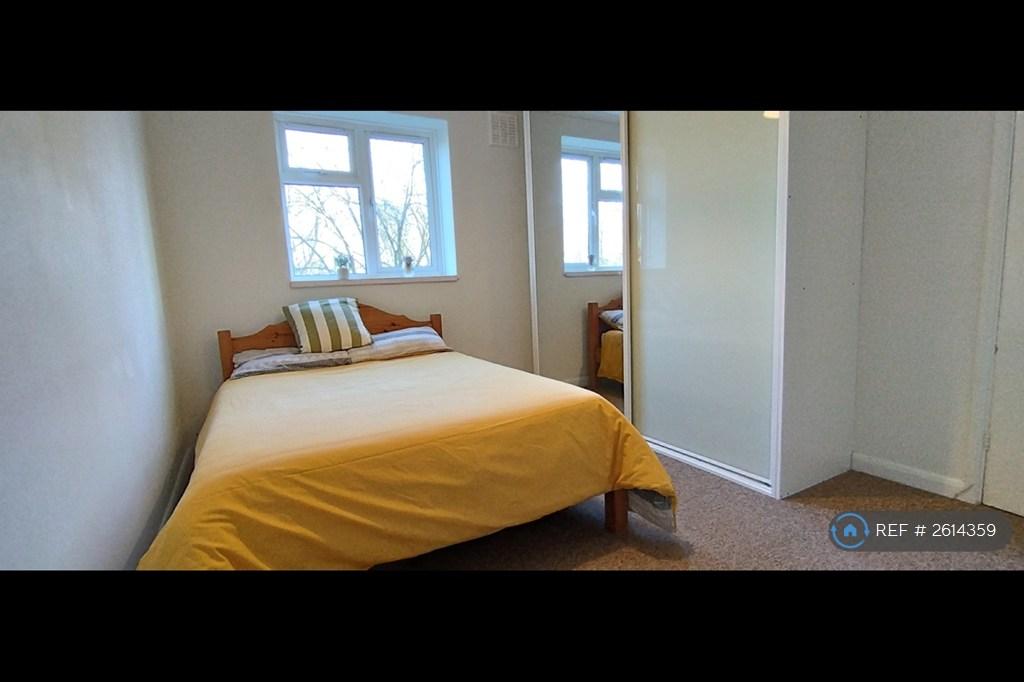 Double Bedroom 2 Built-In Wardrobe
