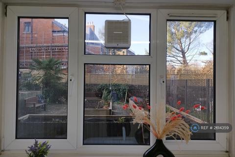 3 bedroom maisonette to rent, Spencer Park, London, SW18