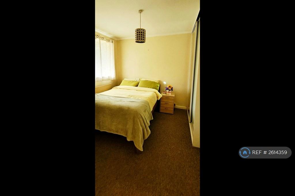 Large Double Bedroom 1