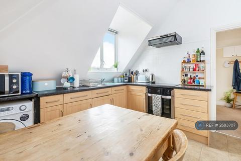 1 bedroom flat to rent, Upper Richmond Road, London, SW15