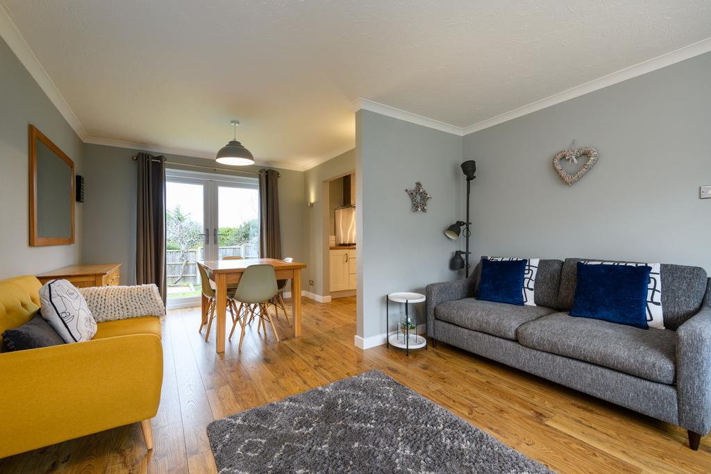 Sitting/Dining Area