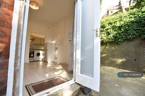 undefined, Hart Hill Drive, Luton, LU2