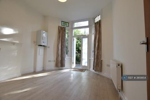 undefined, Hart Hill Drive, Luton, LU2