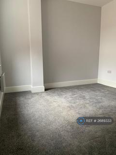2 bedroom flat to rent, Stamfgrd New Road, Altrincham, WA14