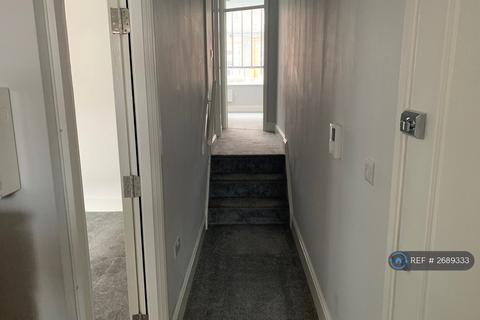 2 bedroom flat to rent, Stamfgrd New Road, Altrincham, WA14
