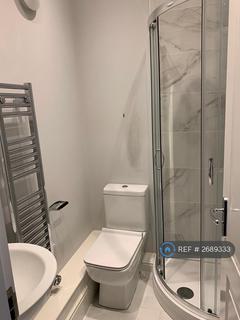 2 bedroom flat to rent, Stamfgrd New Road, Altrincham, WA14